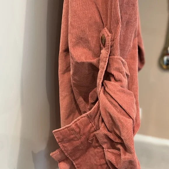 PASSPORT Mauve color button front top with sleeves in size Medium - Picture 4 of 5